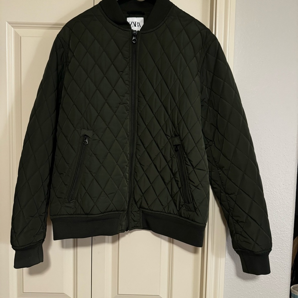 Zara olive green diamond textured polyester bomber style jacket. Size XL